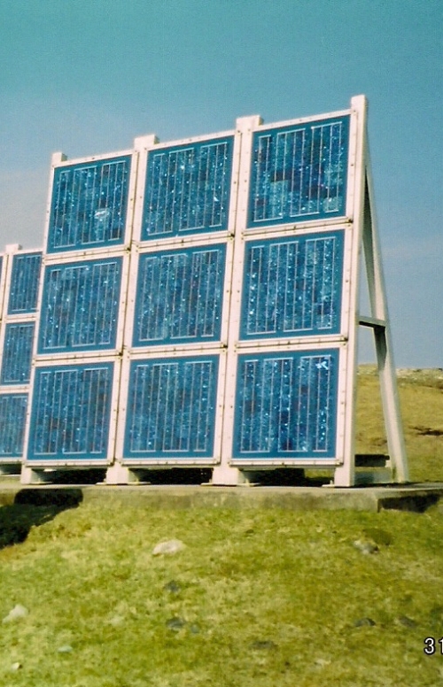 Uisinis Lighthouse - solar power.